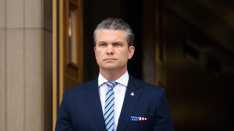 US Secretary of Defense Pete Hegseth looks on ahead of a meeting with the foreign and defense ministers of Peru at the Pentagon in Arlington, Virginia, USA, 05 May 2025. EPA/WILL OLIVER Dostawca: PAP/EPA.