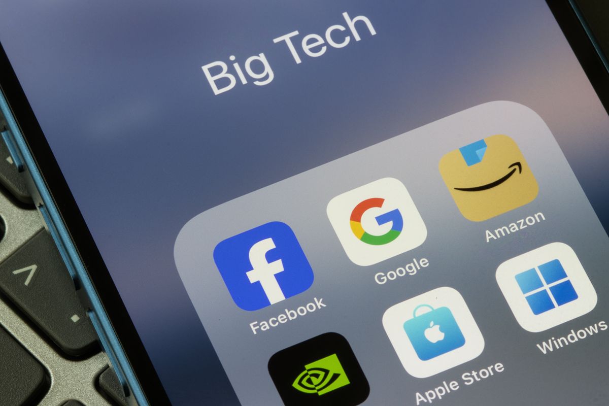 Polacy uważają, że najwięcej na rozwoju AI zyskają big techy