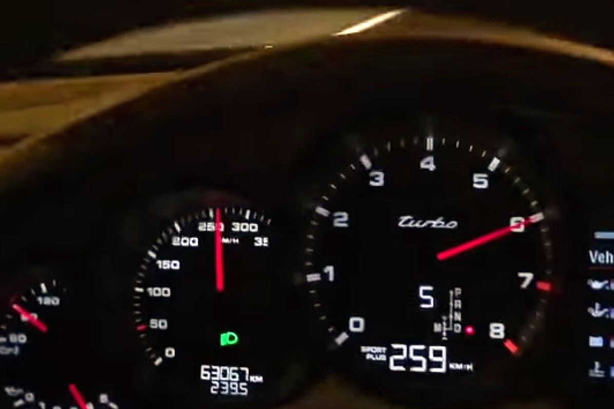 300 km/h w Porsche Panamerze po obwodnicy Warszawy [WIDEO]