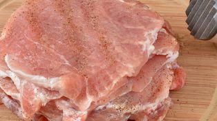 Nie kupuj tego mięsa, jeśli chcesz jeść dobre schabowe. Inaczej kotlety będą suche