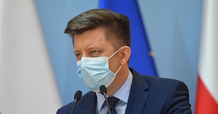 "Rosjanie nie potrzebują maili Dworczyka". Eksperci wytykają "niepojętą indolencję"