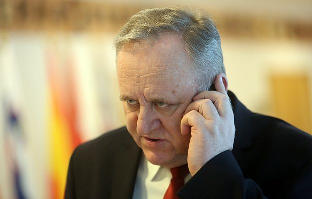 Macierewicz odwołał rektora Akademii Obrony Narodowej Bogusława Packa