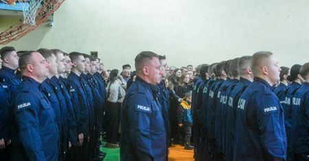 Szukają 8 tys. osób. Dają 5400 na rękę i prawie 2 tys. na mieszkanie