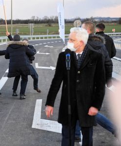 Września. Incydent na obwodnicy. "Biegli w stronę premiera" (ZDJĘCIA)