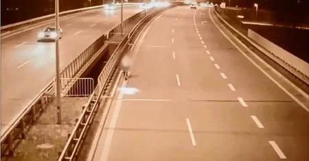 Kobieta jechała hulajnogą pod prąd. Po trasie ekspresowej