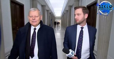 Reporter TVN24 nie doczekał się komentarza do posła PiS. Kuriozalną wymianę zdań nagrała kamera
