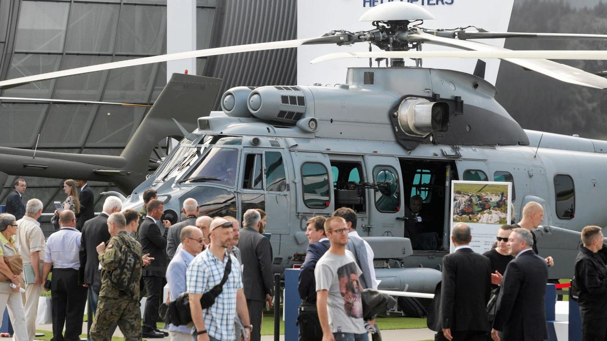 07.09.2016 Kielce. Śmigłowiec H225M Caracal firmy Airbus Helicopters podczas XXIV Międzynarodowego Salonu Przemysłu Obronnego.