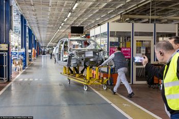 Przemysł w "głębokiej stagnacji". Uderzenie w rynek pracy