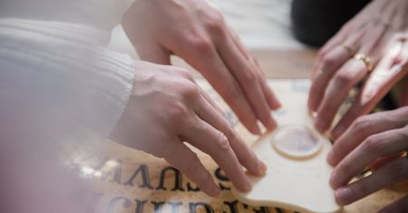 Rozmawiają z duchami. Naukowcy rozwiązali zagadkę