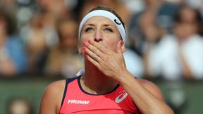 Roland Garros: Timea Bacsinszky zatrzymała Kristinę Mladenović i zasmuciła deszczowy Paryż