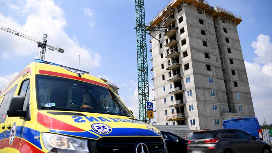 Rzeszów. Mężczyźni spadli z 11. piętra wieżowca. Wypadek na budowie