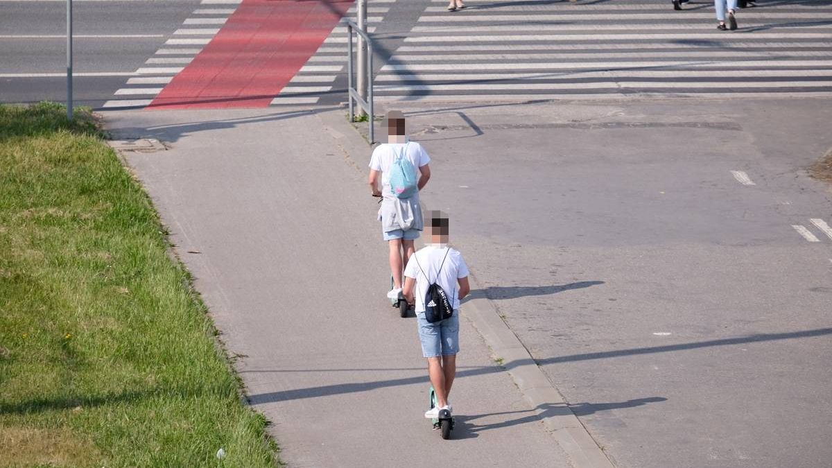 Hulajnogą po ścieżce rowerowej