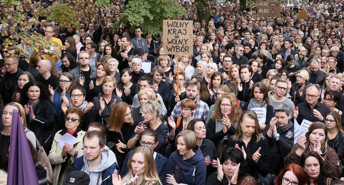 Manifest na Czarny Protest: Polska nie zasługuje na matki