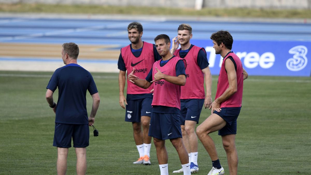 Getty Images / Na zdjęciu: w środku Cesar Azpilicueta, po prawej Marcos Alonso