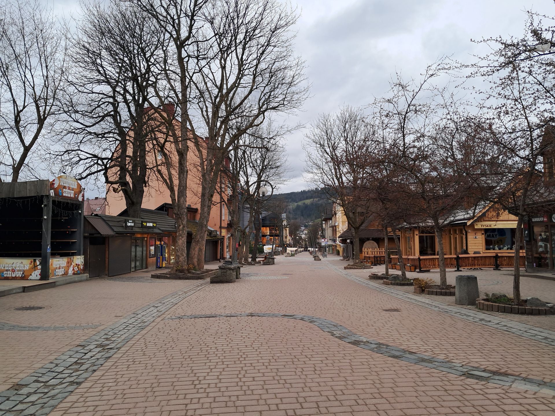 Zakopane wygląda o świcie jak wymarłe miasto