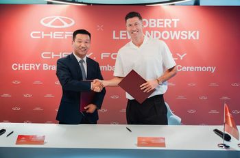 Robert Lewandowski ambasadorem Chery. To nie pierwsza chińska marka, jaką promuje