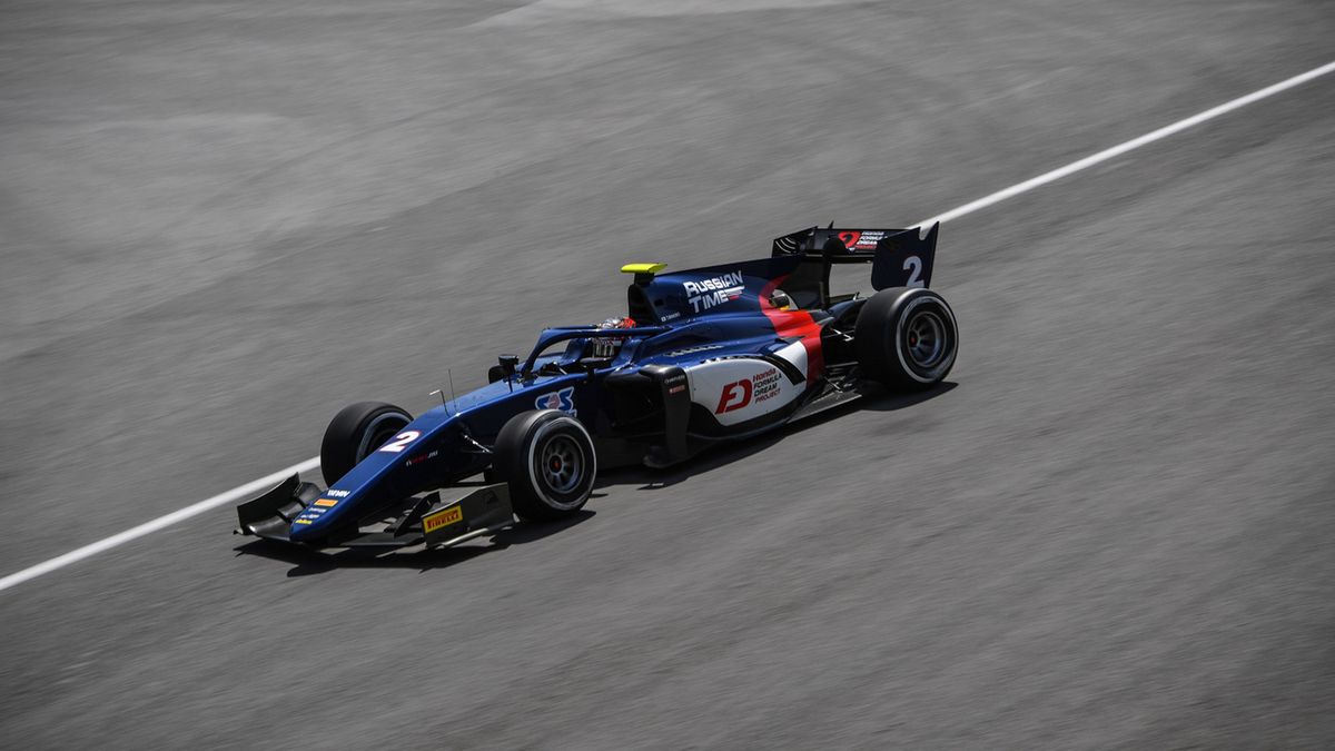 Materiały prasowe / Russian Time / Tadasuke Makino za kierownicą samochodu F2
