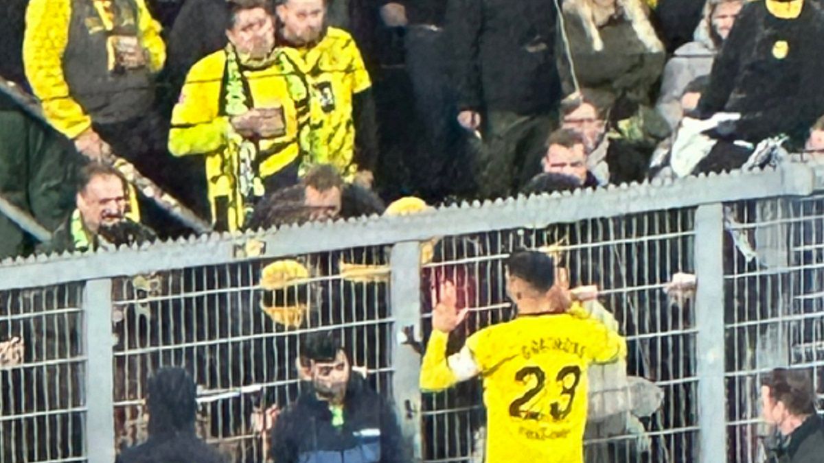 Twitter / Patrick Berger / Na zdjęciu: Emre Can pod trybuną