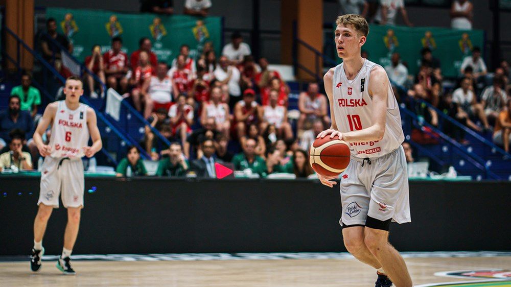 Materiały prasowe / FIBA/Elena Benitez / Na zdjęciu: Szymon Nowicki