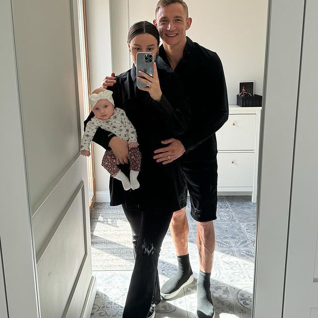 Jakub i Paulina Rzeźniczakowie z córką