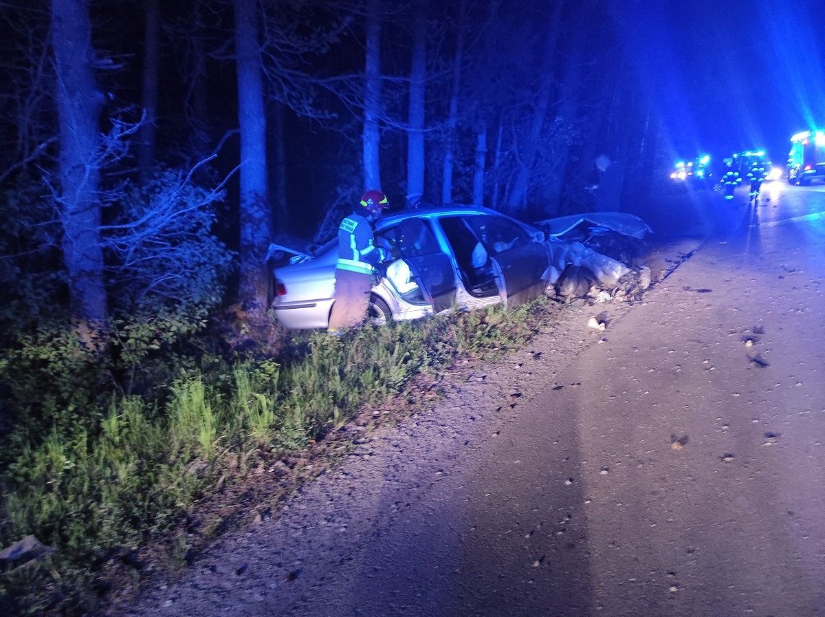 Zderzenie dwóch BMW w miejscowości Borzechów Kolonia