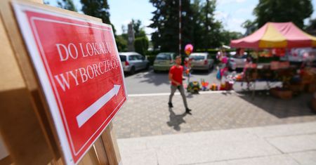 Wybory 2020. Pijany szef komisji rozbił auto przed lokalem wyborczym