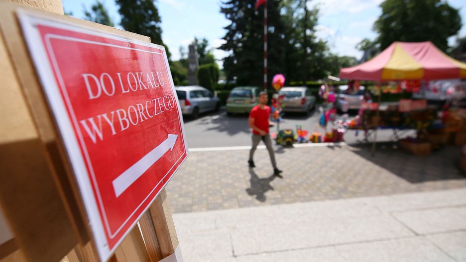 Wybory 2020. Pijany szef komisji rozbił auto przed lokalem wyborczym