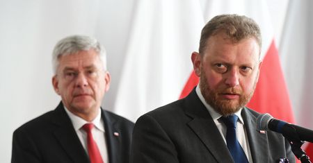 Łukasz Szumowski i nagła dymisja. Stanisław Karczewski mówi o "wściekłym ataku"