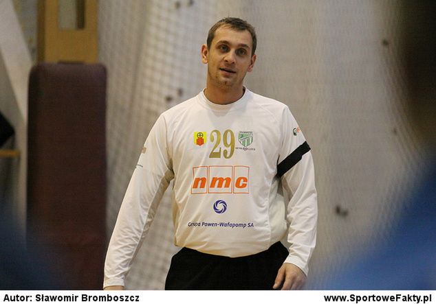 Piotr Ner skutecznie bronił dostępu do bramki NMC Powenu