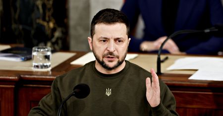 Zełenski zrobił to potajemnie. Ujawniono kulisy rozmów z republikanami