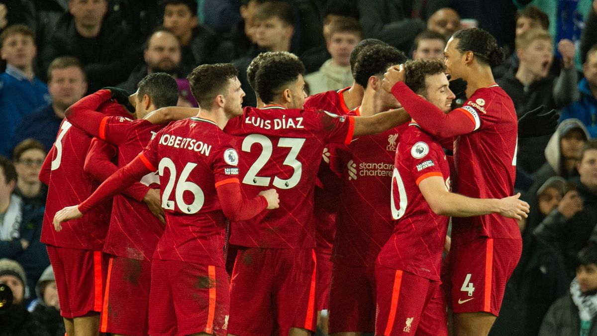 Zdjęcie okładkowe artykułu: PAP/EPA / PETER POWELL / Na zdjęciu: piłkarze Liverpool FC