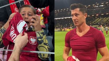 Robert Lewandowski przeskoczył barierki i wręczył małemu kibicowi SWOJĄ KOSZULKĘ. Reakcja chłopca była bezcenna (WIDEO)