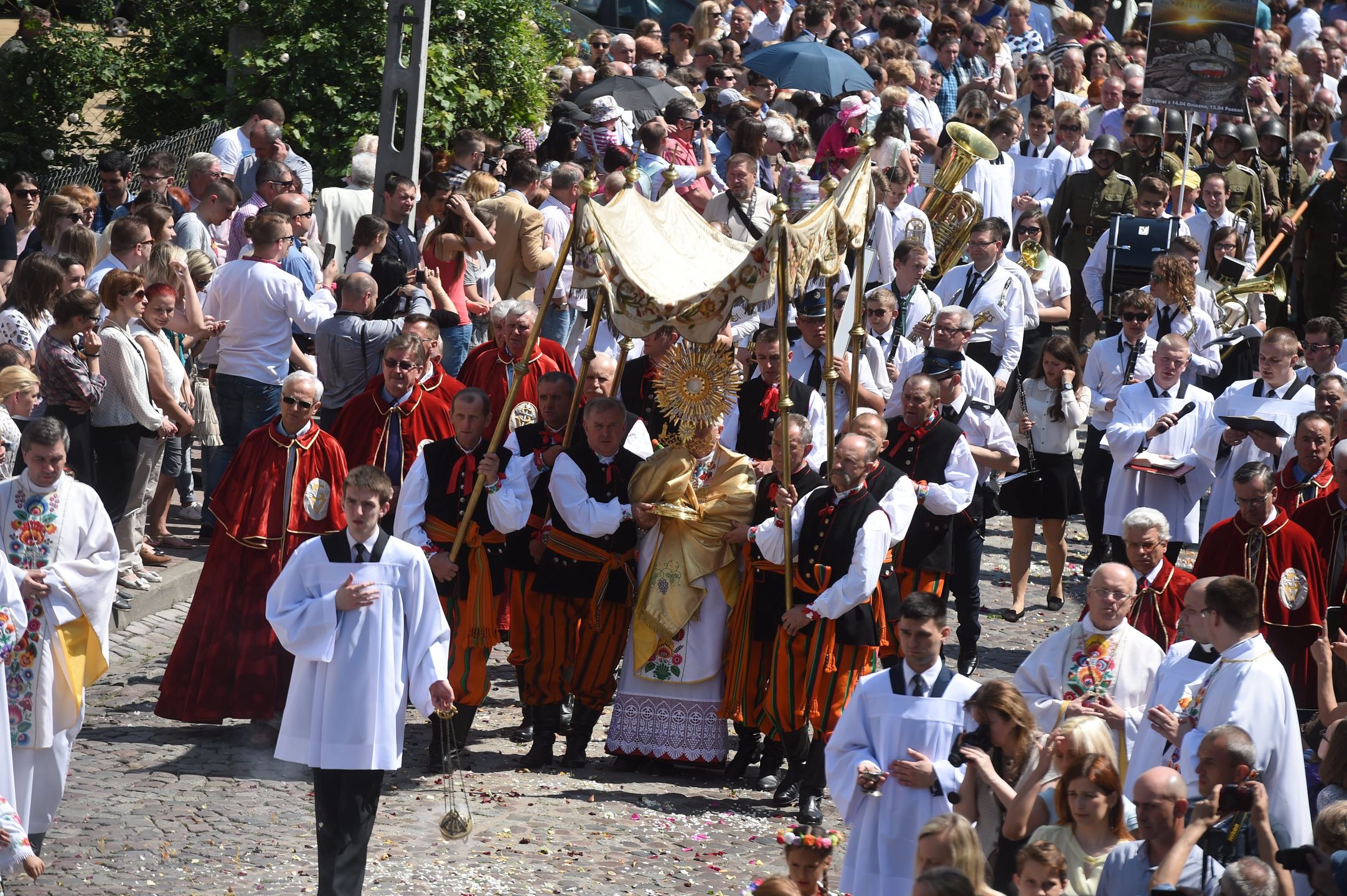 Procesja w Boże Ciało. Czy udział w niej jest obowiązkowy?