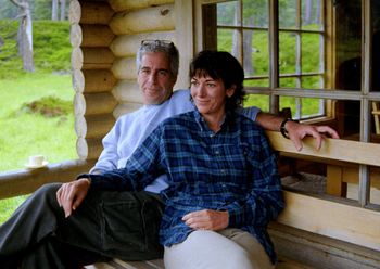 Tajne sejfy Epsteina. Miał tam ukryć archiwum