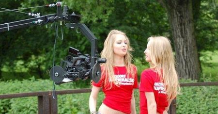 Seksowne bliźniaczki zaśpiewają dla Jarosława?
