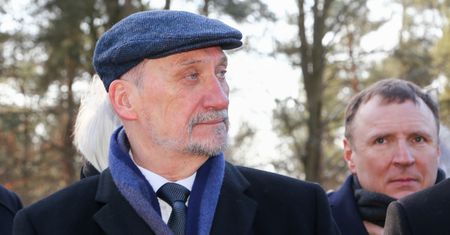 Katastrofa Smoleńska. Sikorski ostro o Macierewiczu i Kurskim