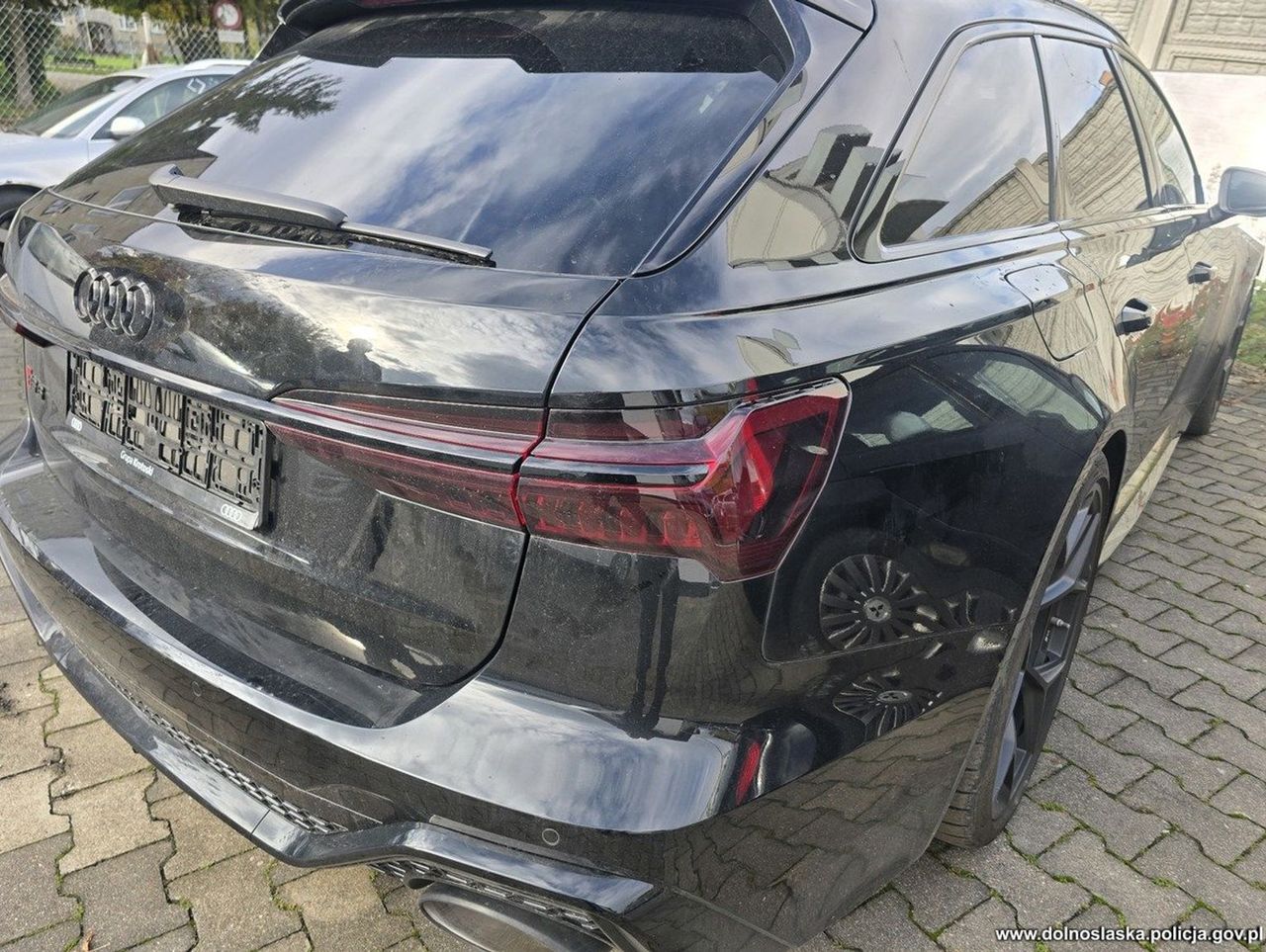 Kradzione audi RS6 za ponad 600 tys. odnalezione w warsztacie