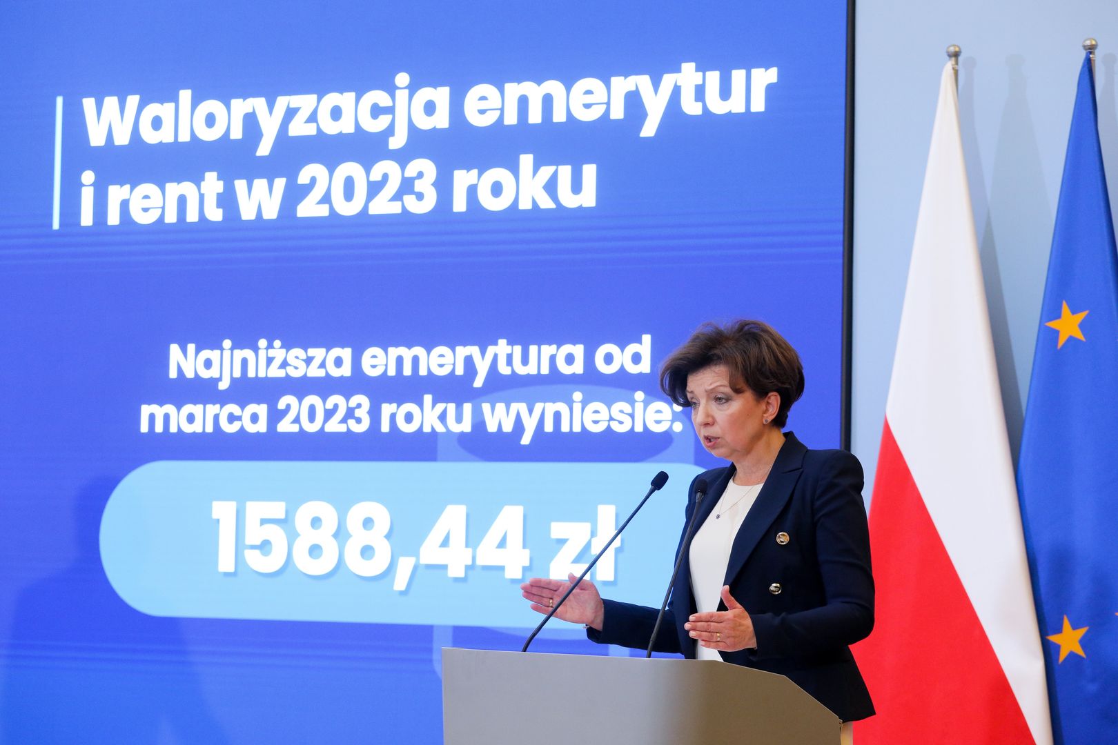 Minister podała zawrotną sumę. Tyle dostaną seniorzy w 2023 roku