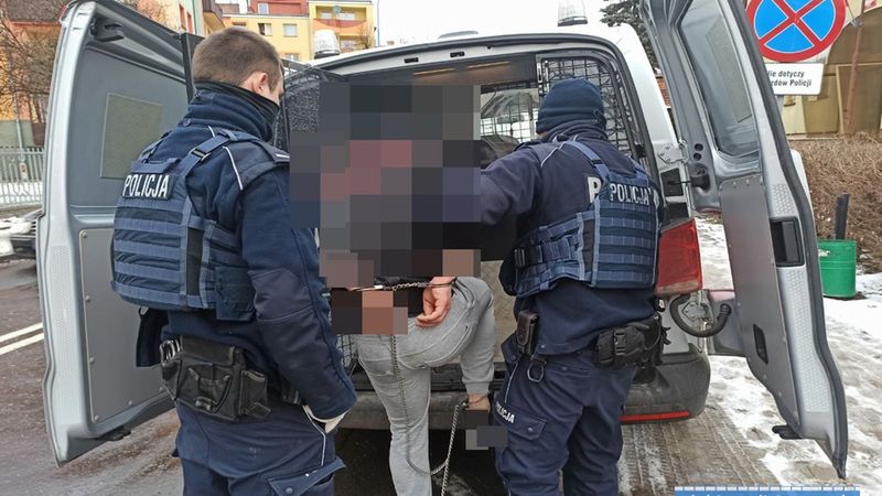 Lubin. Mężczyzna strzelał z wiatrówki do samochodu. Trafił do aresztu