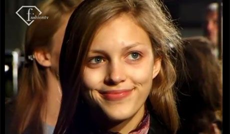 18-letnia Anja Rubik pokazuje Paryż!