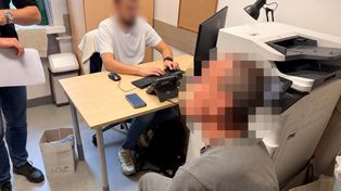 Wymienił kłódkę i wyniósł siedem obrazów. 50-latek z Mokotowa usłyszał zarzut kradzieży z włamaniem