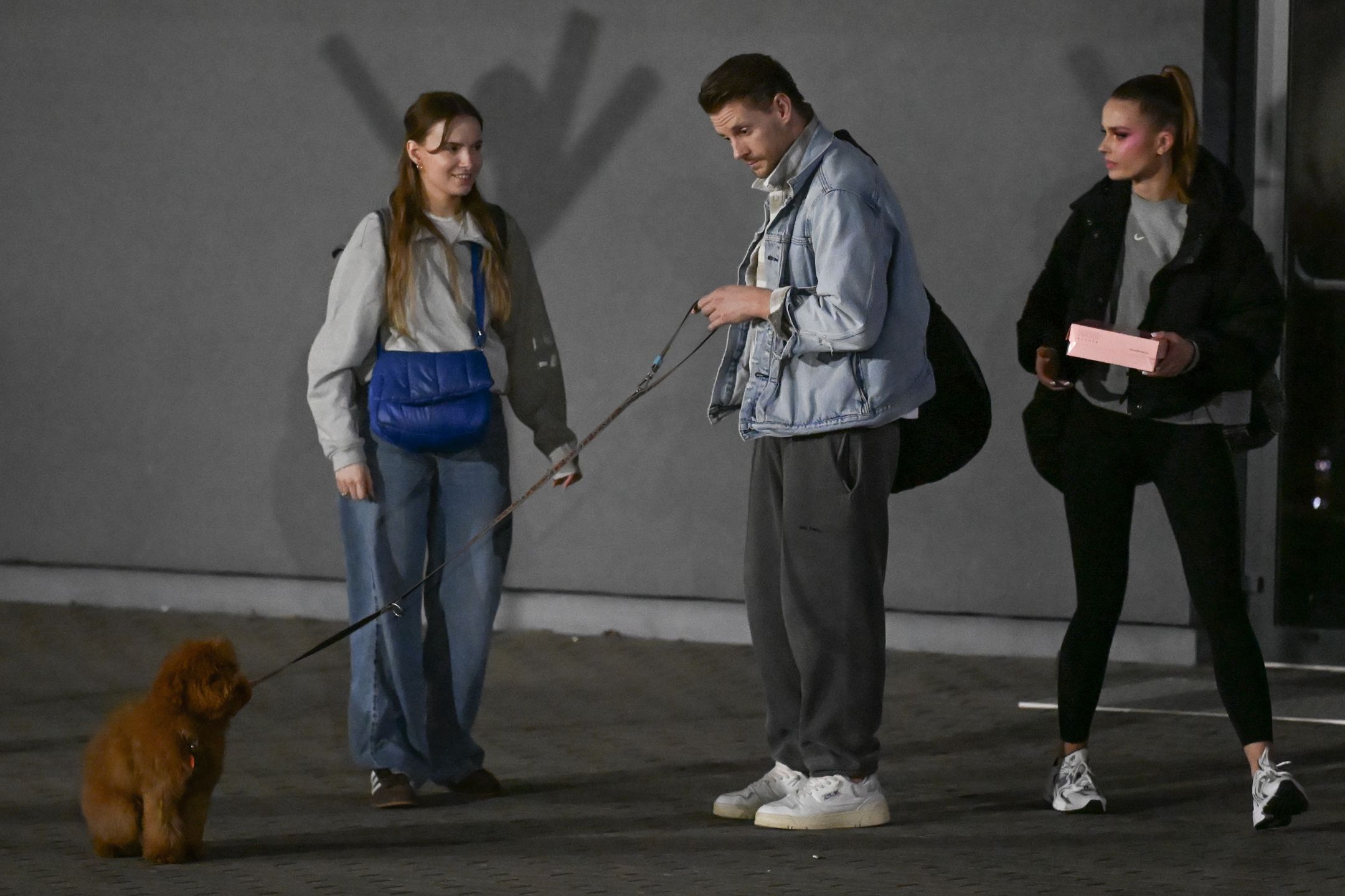 Julia Suryś i Sebastian Fabijański z siostrą 