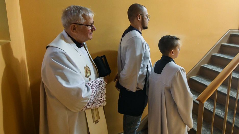 KSIADZ RYSZARD PRUCZKOWSKI KOLEDA  FOT.DARIUSZ BLOCH/POLSKA PRESS