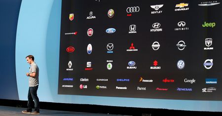 Android 11 i Android Auto: bezprzewodowe połączenie nie działa, do tego zniknął kalendarz