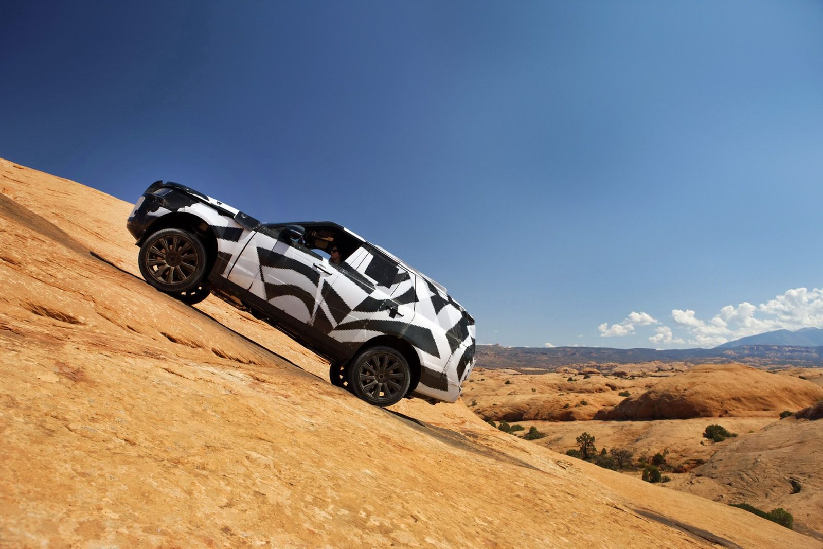 Nowy Ranger Rover (2013) w obszernej galerii 109