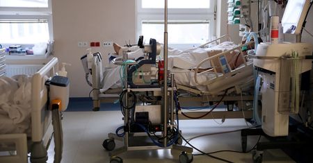 Pacjenci będą myśleć, że "lekarze mordują chorych". Anestezjolog przestrzega