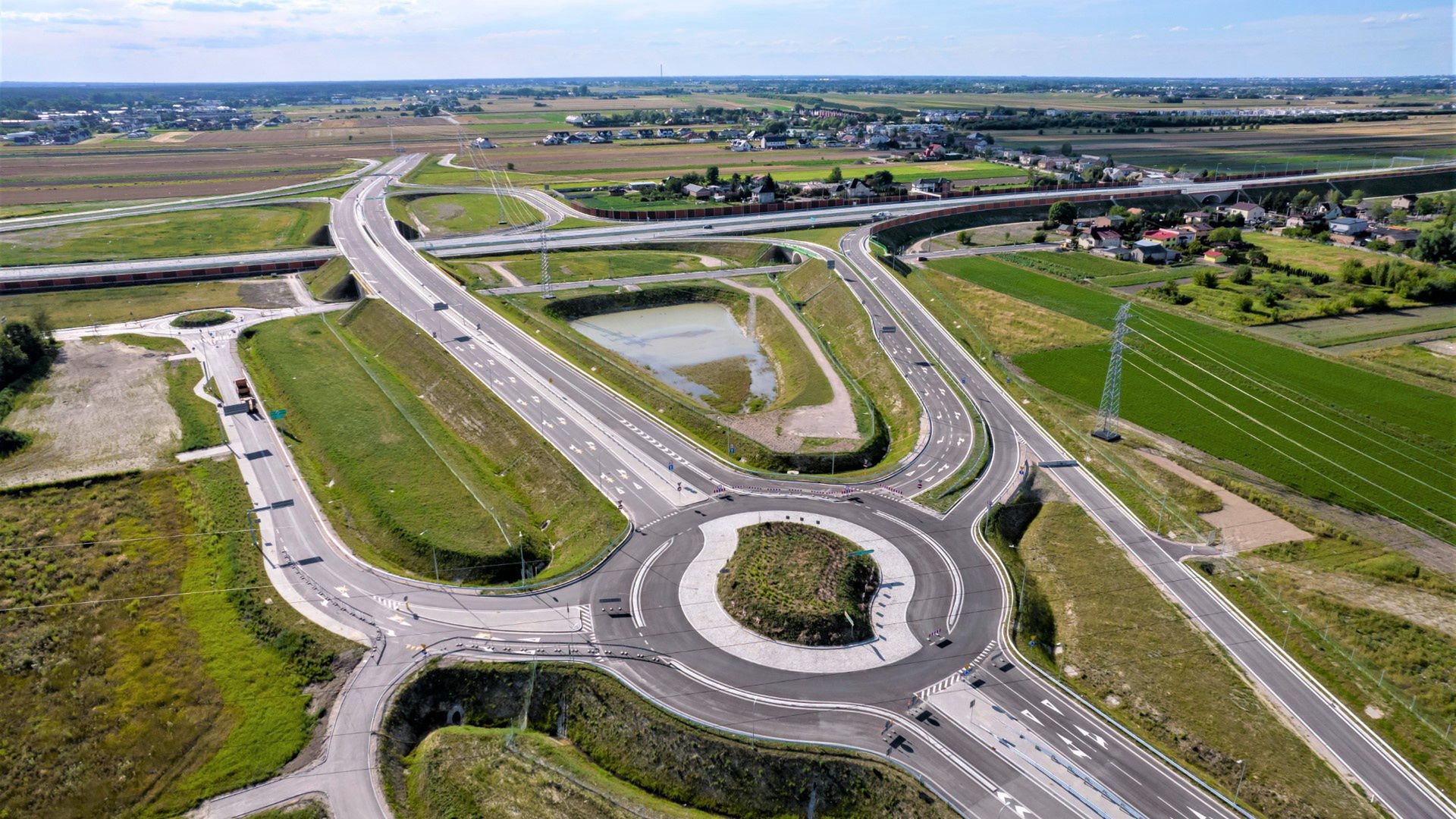 Odcinek drogi ekspresowej S7 Warszawa Lotnisko-Lesznowola przygotowywany na otwarcie