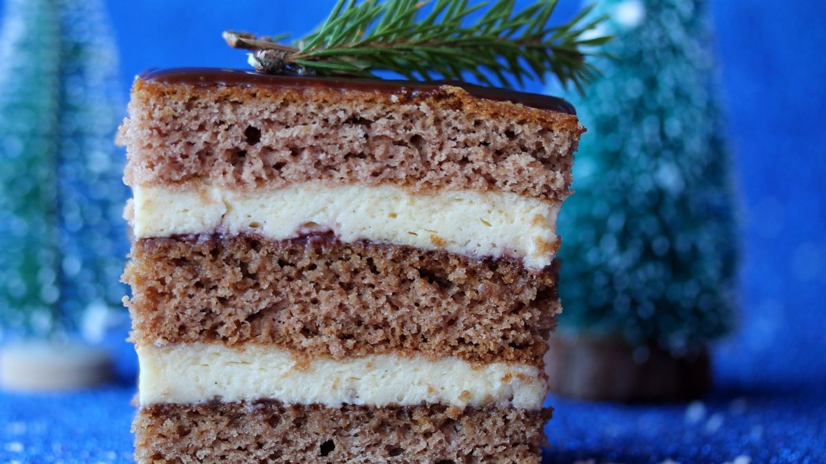 Aromatyczny piernik świąteczny z masą grysikową