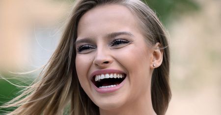 Karolina Pisarek pręży się w rajstopach. Trudno oderwać wzrok