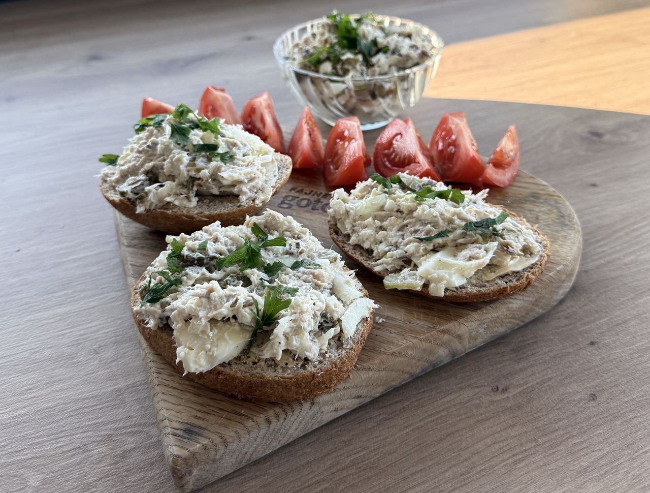 Kanapki z pastą z makreli